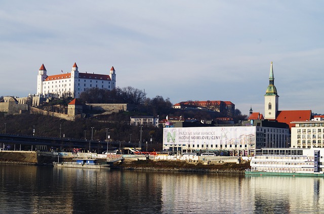 Bratislavský zámek nad Dunají